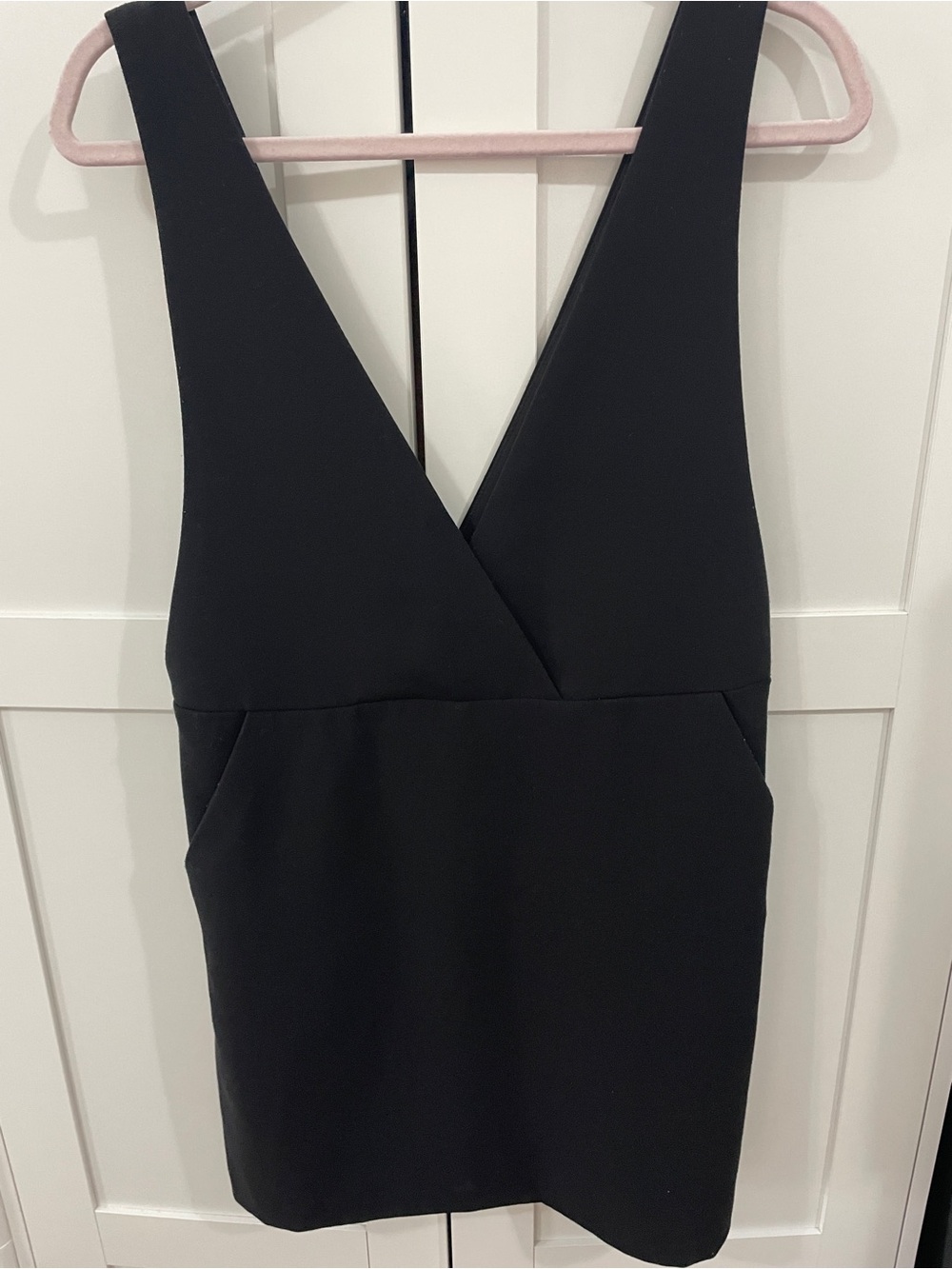 H&M Black Pinafore Mini Dress Womens 10 Deep V Neck Crossover Pockets